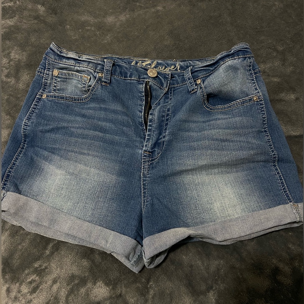 Wallflower Size 7 Denim Shorts